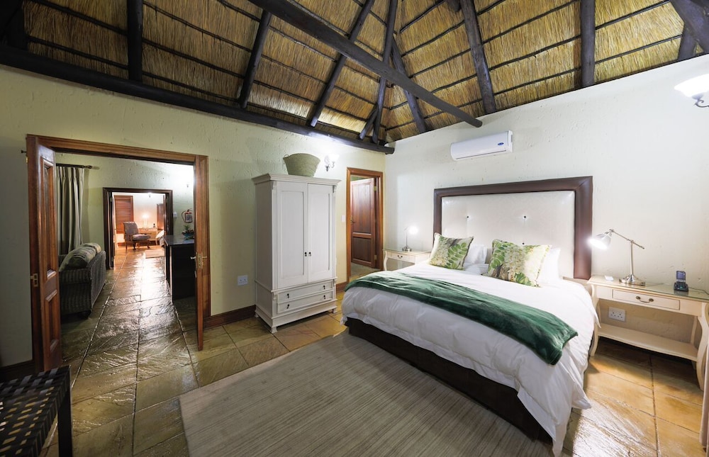 Luxury Villa, 2 Bedrooms, Mountain View photo 2