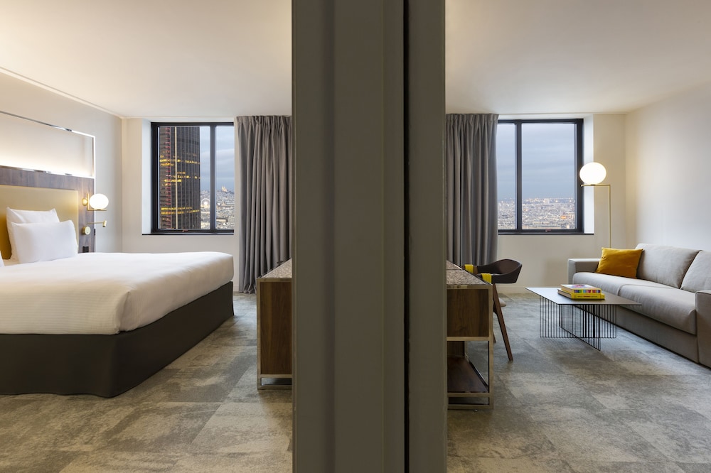 Deluxe Suite, 1 King Bed with Sofa bed (Paris View)