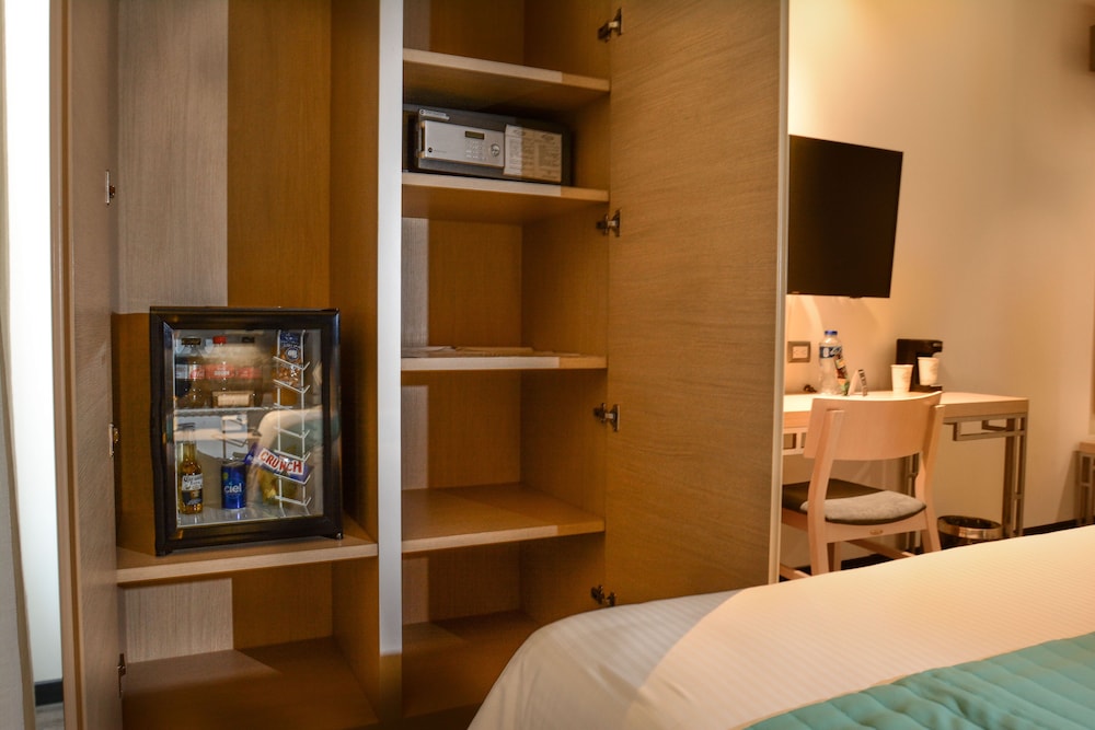 Suite, 1 King Bed, Hot Tub photo 2