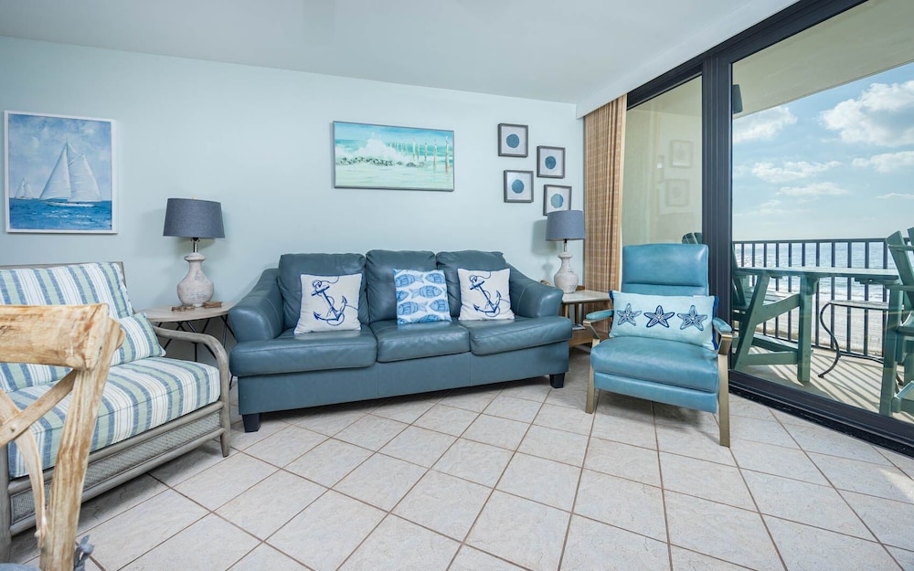 Condo, 2 Bedrooms