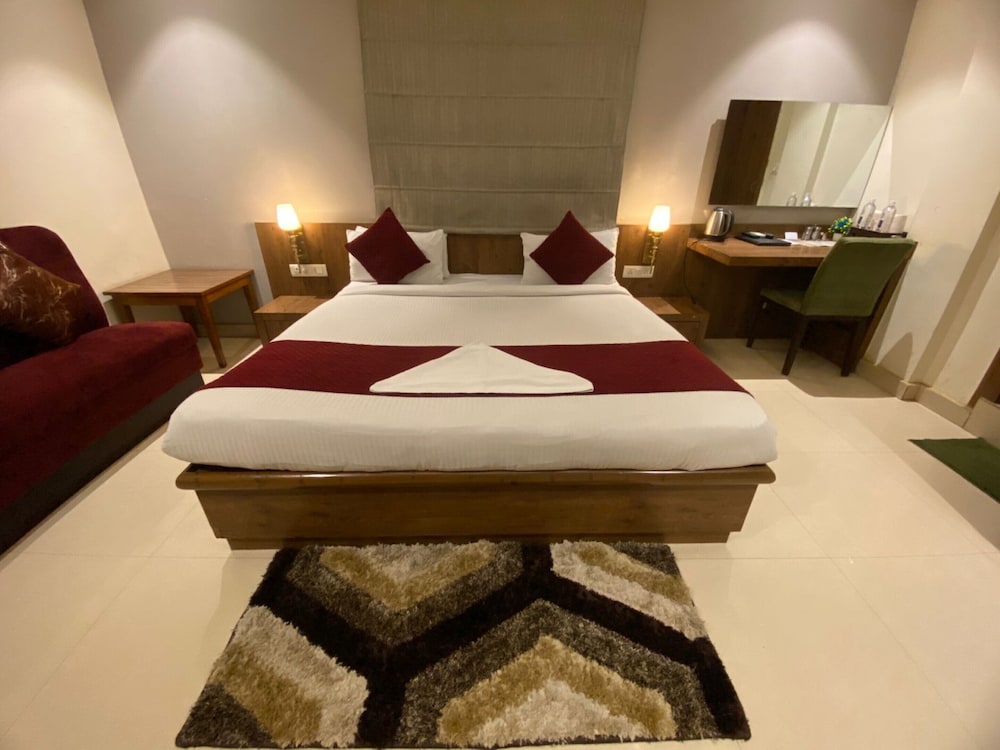 Deluxe Double Room, City View