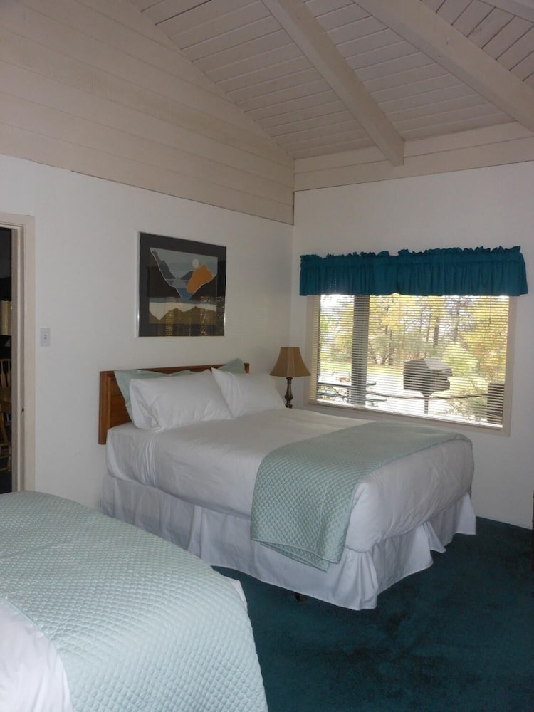 Family Room, Multiple Beds photo 1