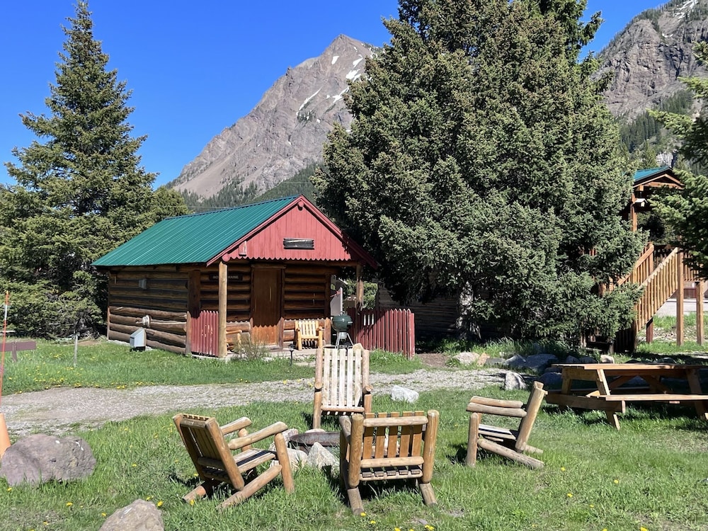 SCHOOL HOUSE