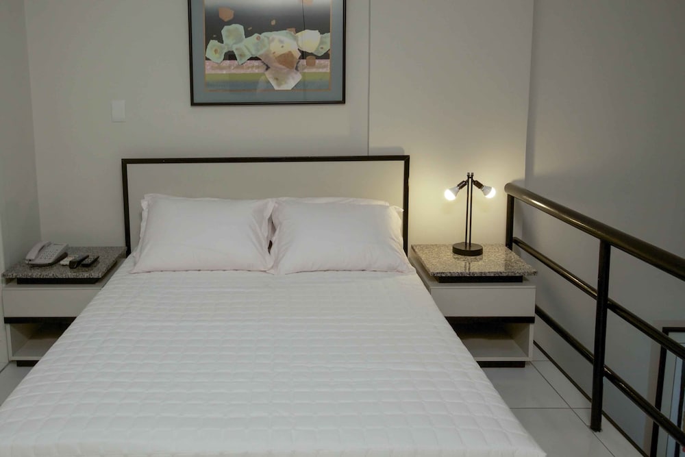 Deluxe Duplex - Photo 1