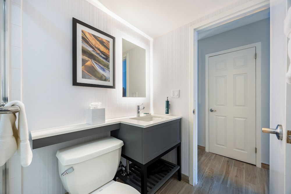 Room, 2 Queen Beds, Accessible - Photo 6