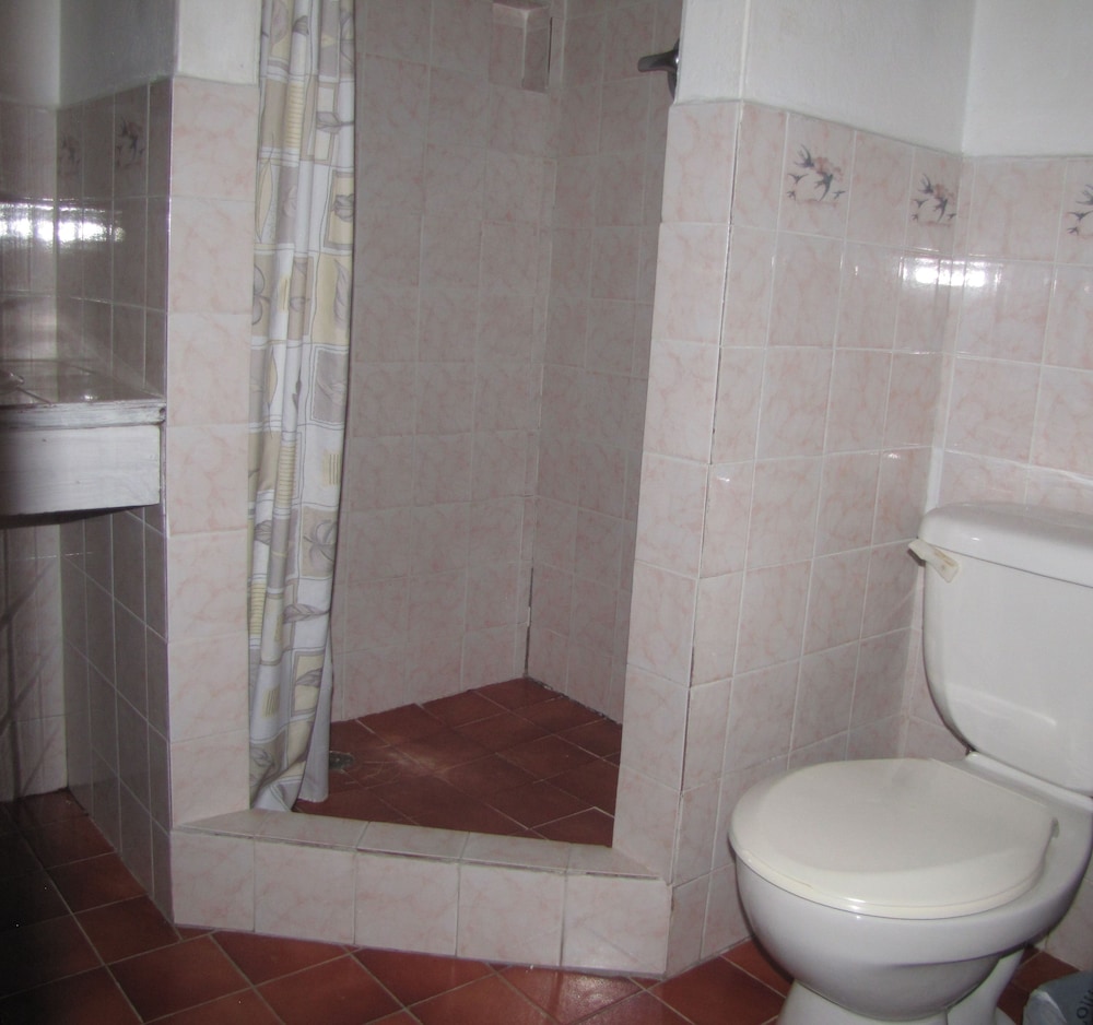 Classic Triple Room, 3 Twin Beds, Non Smoking photo 3