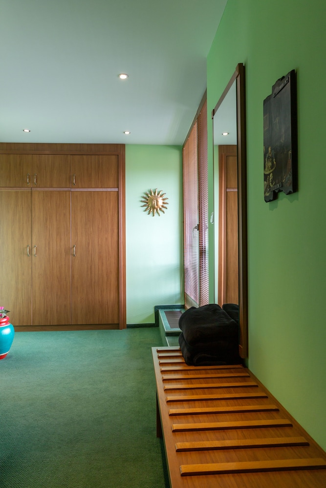 Superior Apartment, 1 King Bed with Sofa bed, Non Smoking, City View - Photo 9