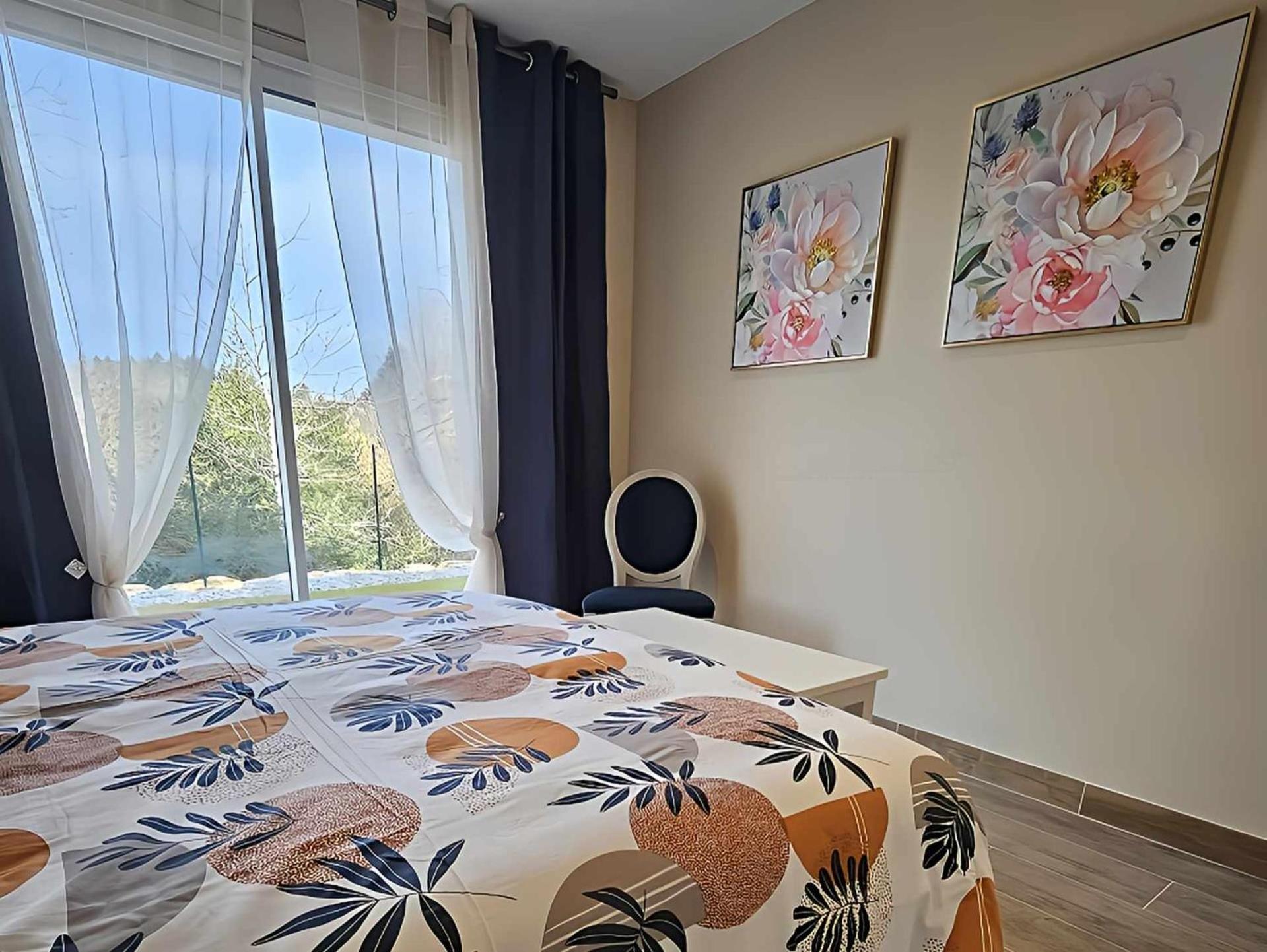 Two-Bedroom Apartment with Terrace photo 2