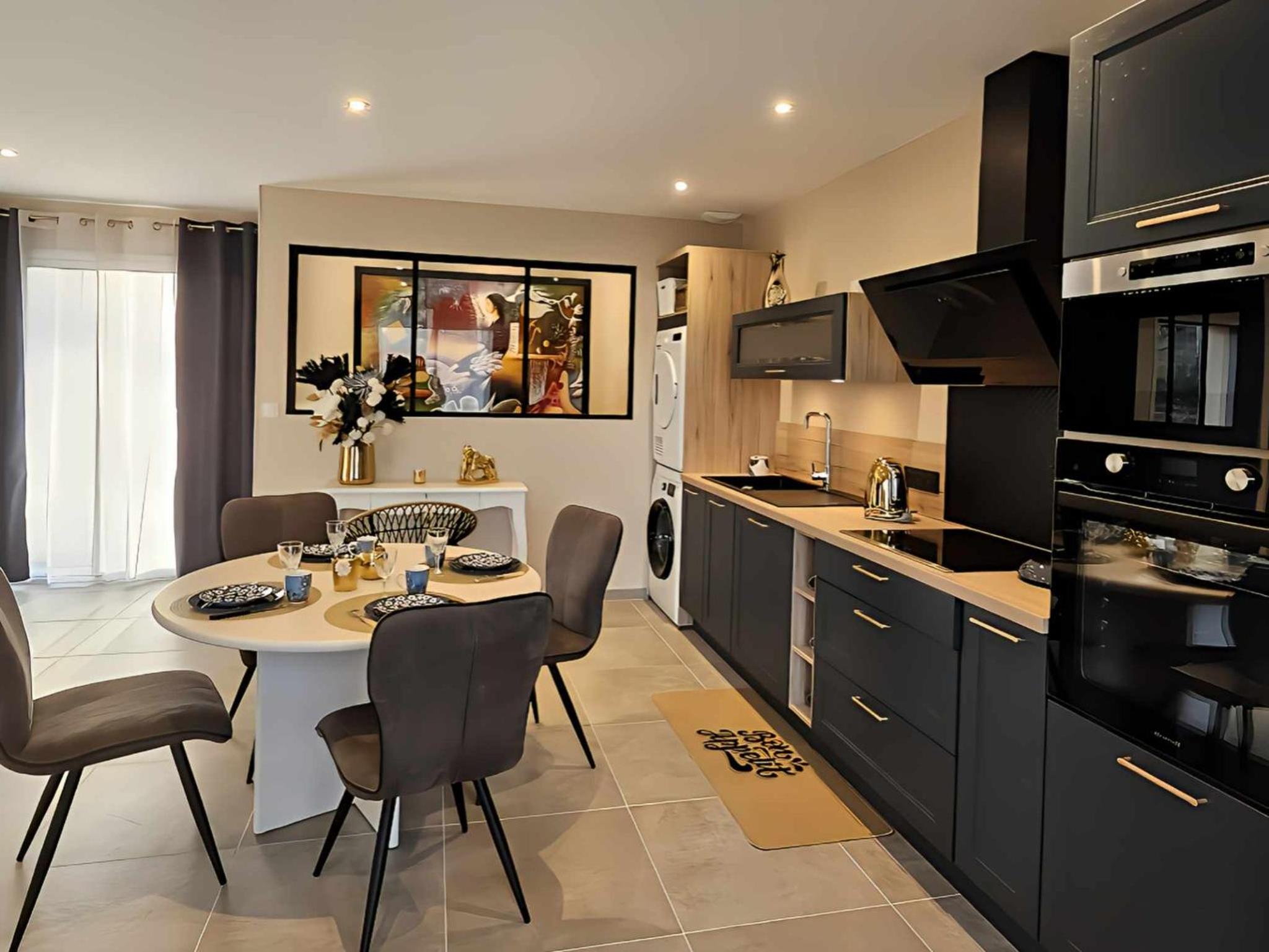 Two-Bedroom Apartment with Terrace photo 3