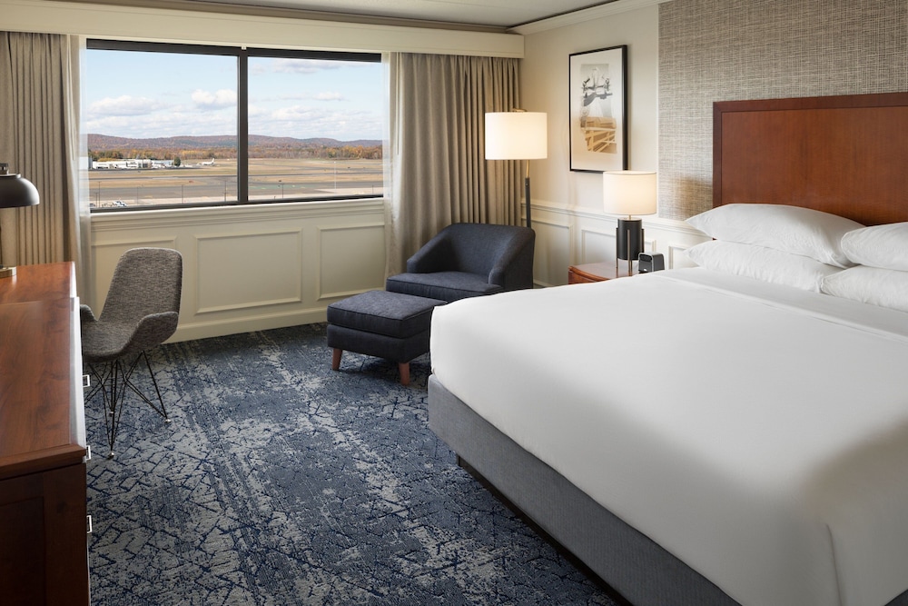 Executive Room, 1 King Bed - Photo 2