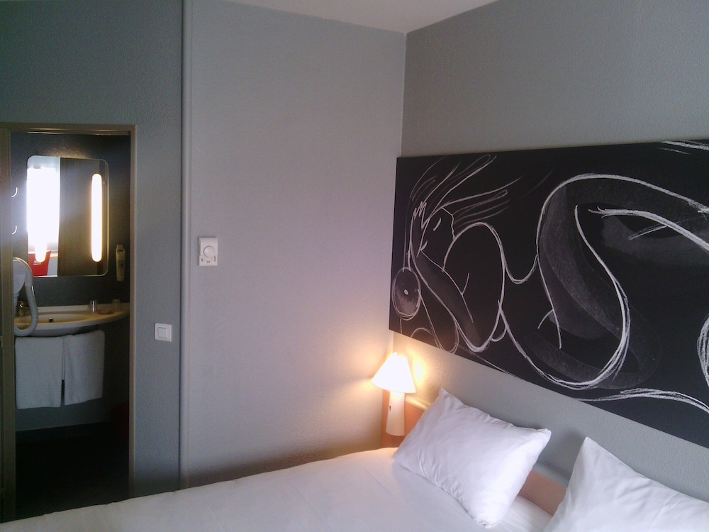 Double Room, Multiple Beds photo 2