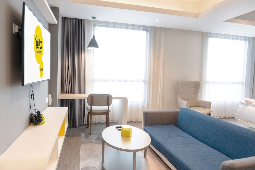 Suite (YELLO) - Photo 3