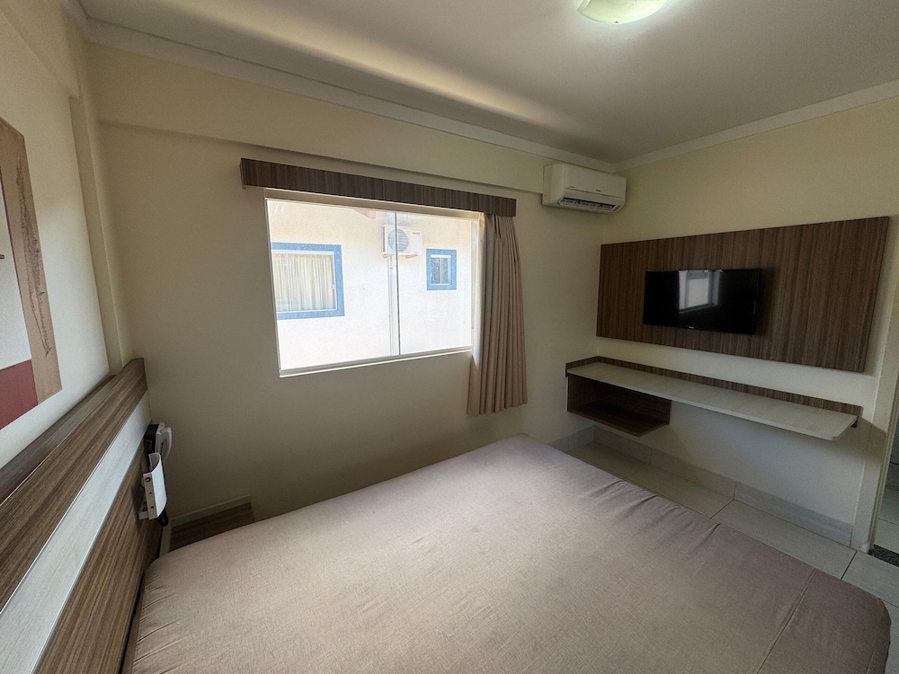 Basic Apartment photo 3
