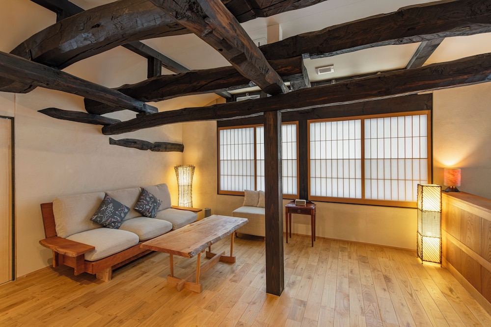 Luxury Suite, River View, Corner