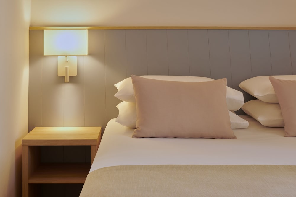 Premium Triple Room, Garden View - Photo 3