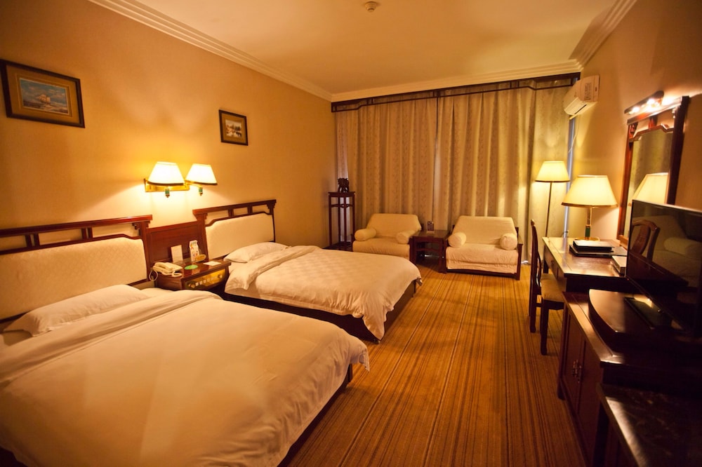 Deluxe Double or Twin Room photo 2