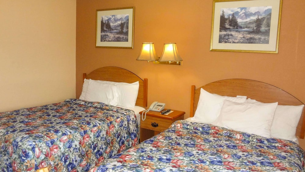 Room, 2 Double Beds, Smoking photo 2