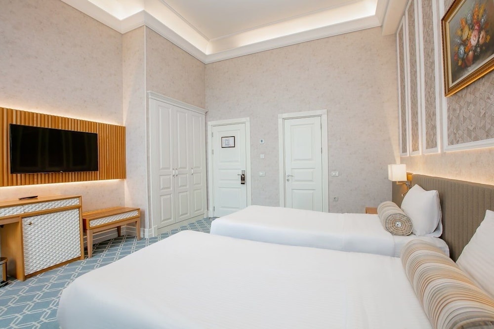 Superior Twin Room, 2 Twin Beds - Photo 1