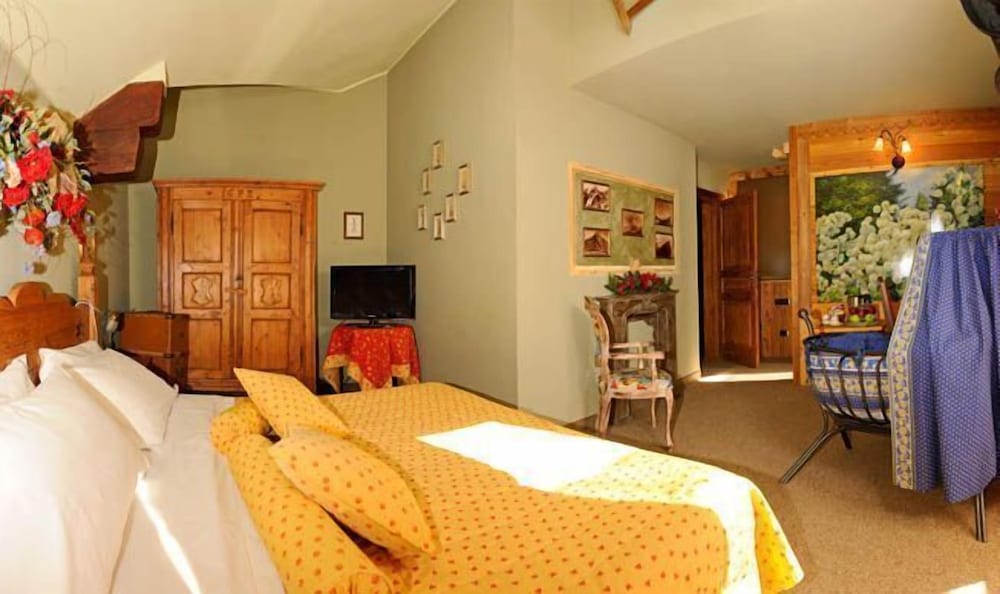 Suite - Photo 5