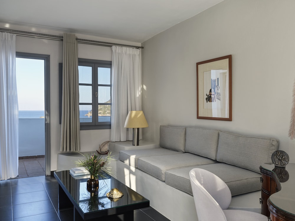 Superior Suite with Panoramic Sea View & Hot Tub