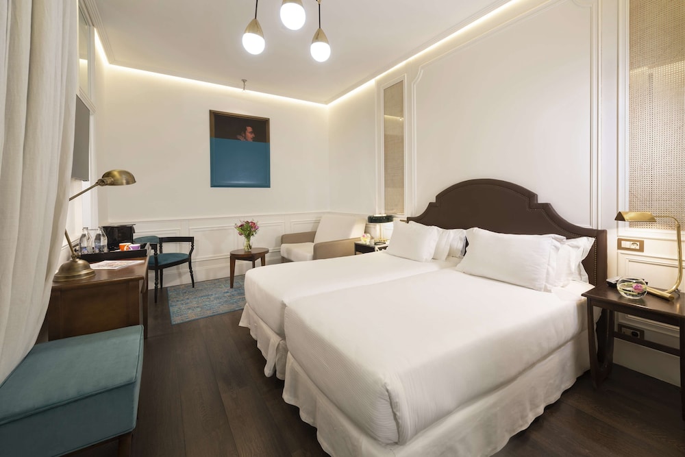 Classic Triple Room (with Sofa Bed) - Photo 1