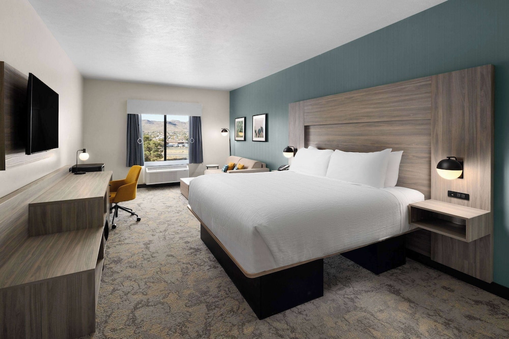 Studio Suite, 2 Queen Beds, Non Smoking - Photo 2