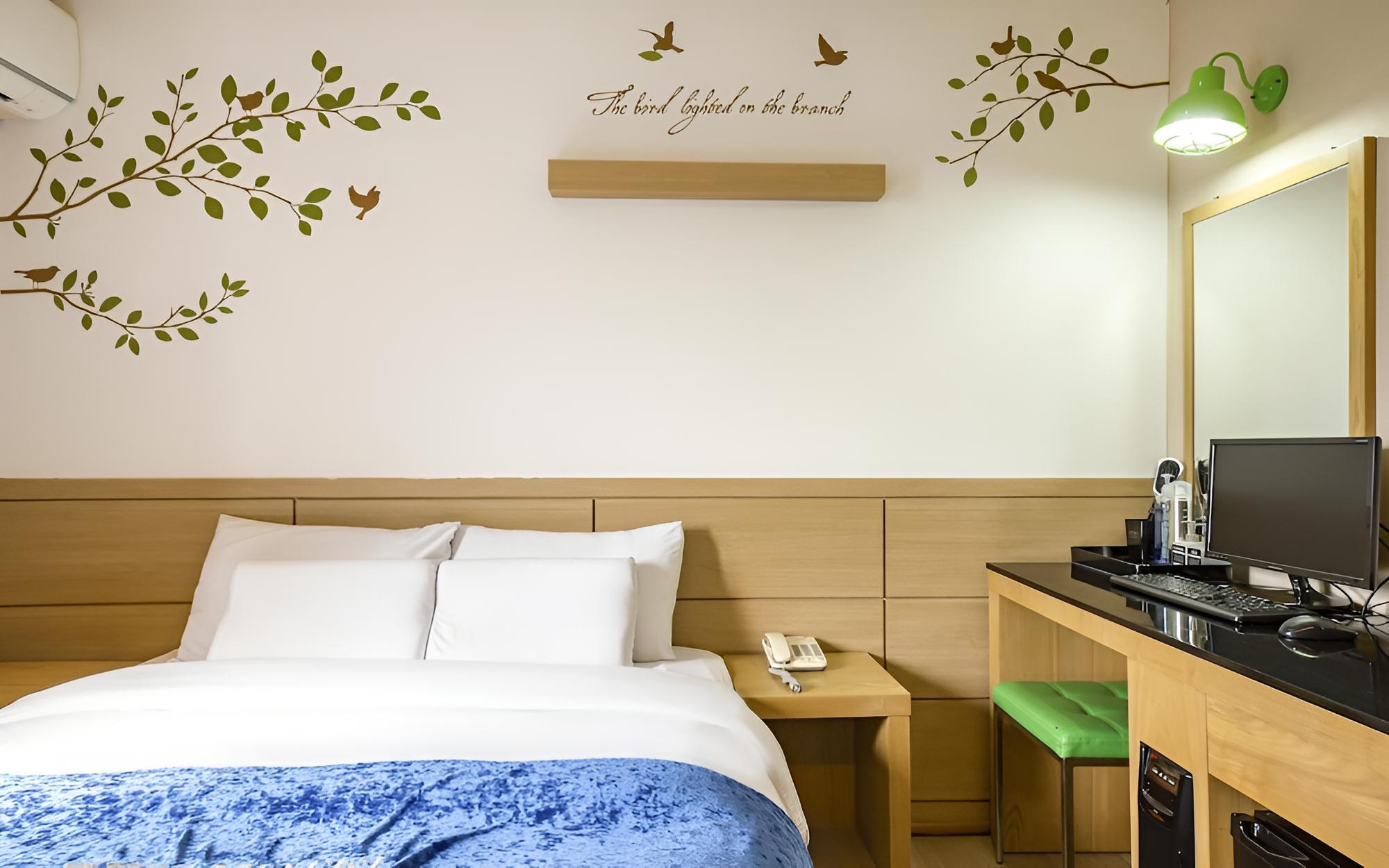 Room (Semi-private room (double bed bathtub) - Photo 1