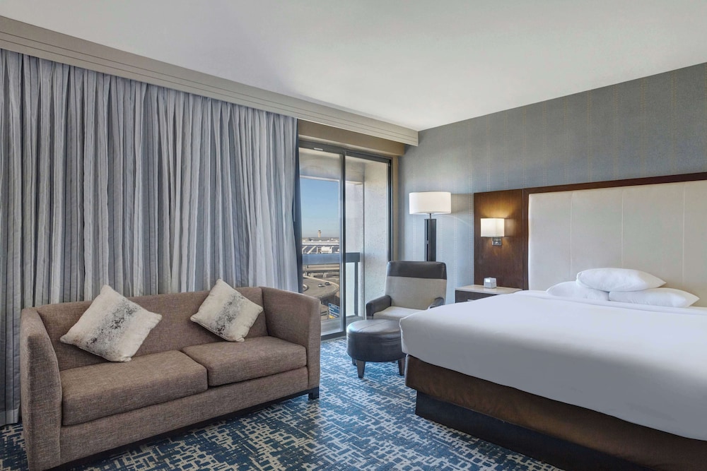 Junior Suite, 1 King Bed - Photo 3