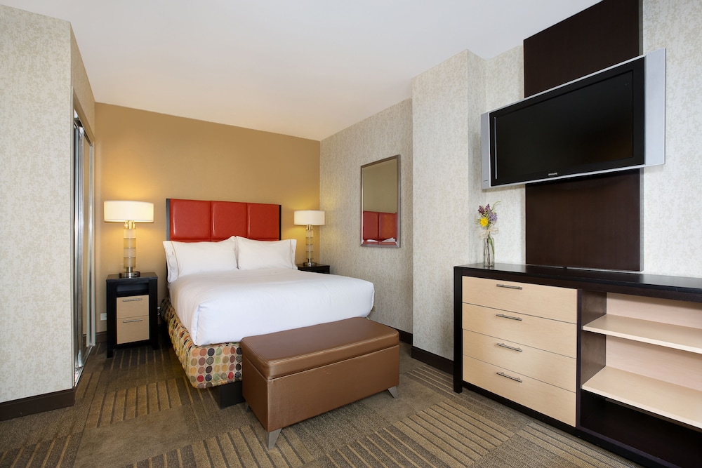 Standard Room, 1 Queen Bed with Sofa bed, City View photo 2