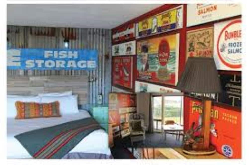 Premium King Theme Room with Marina View and Balcony Not Pet Friendly - Photo 4