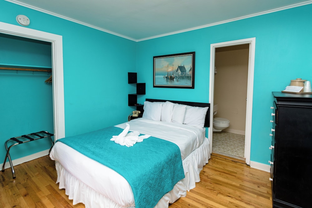 Superior Double Room, 1 Queen Bed, Refrigerator, Ocean View photo 3