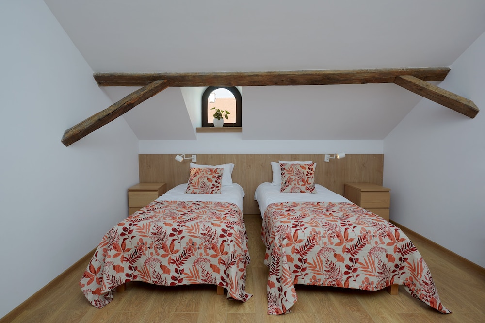 Classic Double Room, 2 Twin Beds photo 2