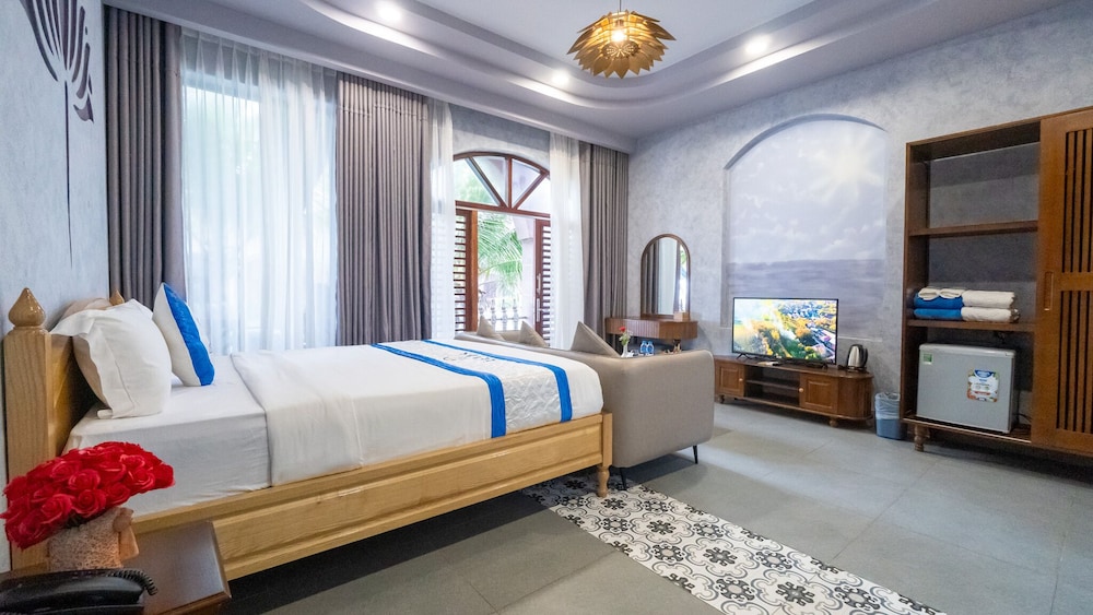 Premium Room, Pool View - Photo 5