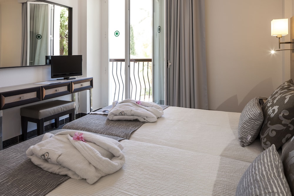 Superior Suite - Photo 1