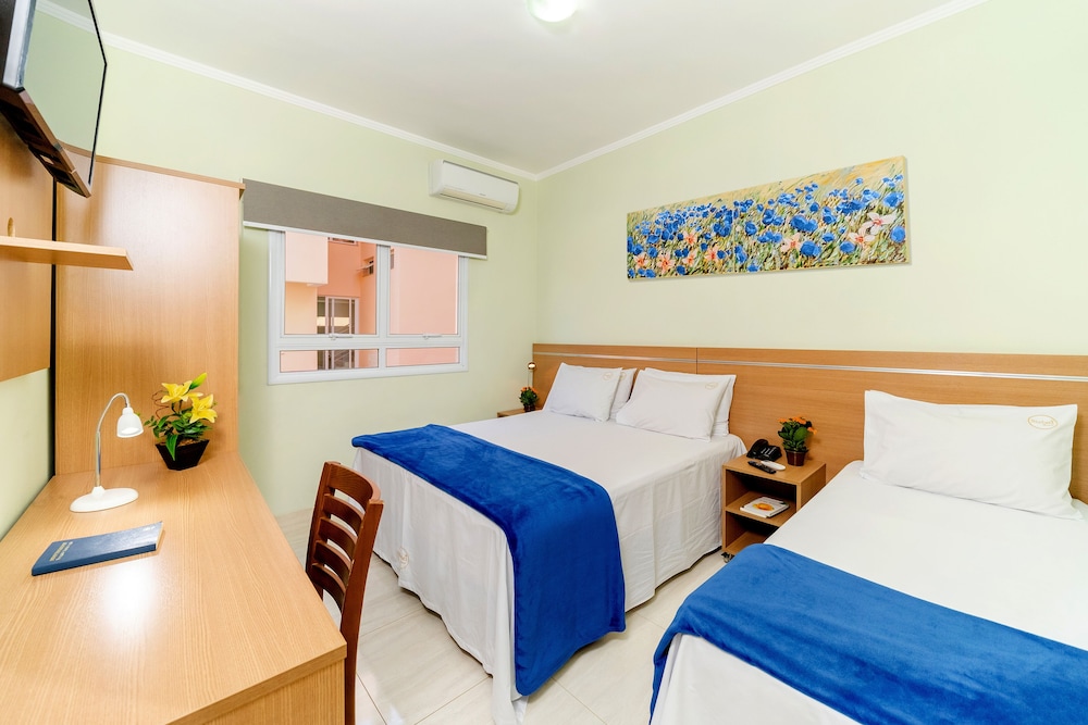 Quarto Triplo Casal