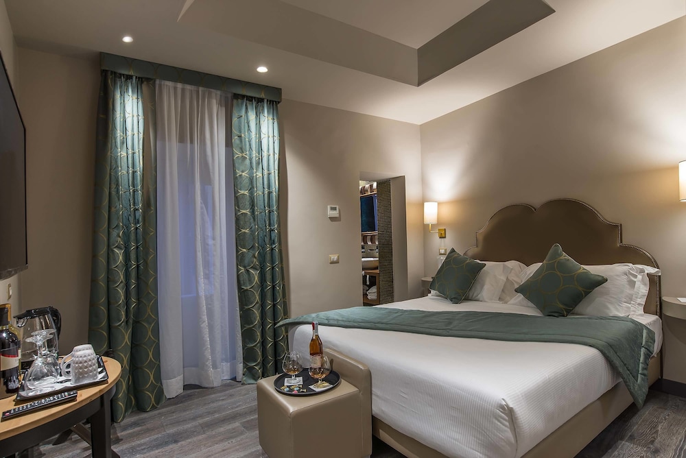Luxury Suite photo 3