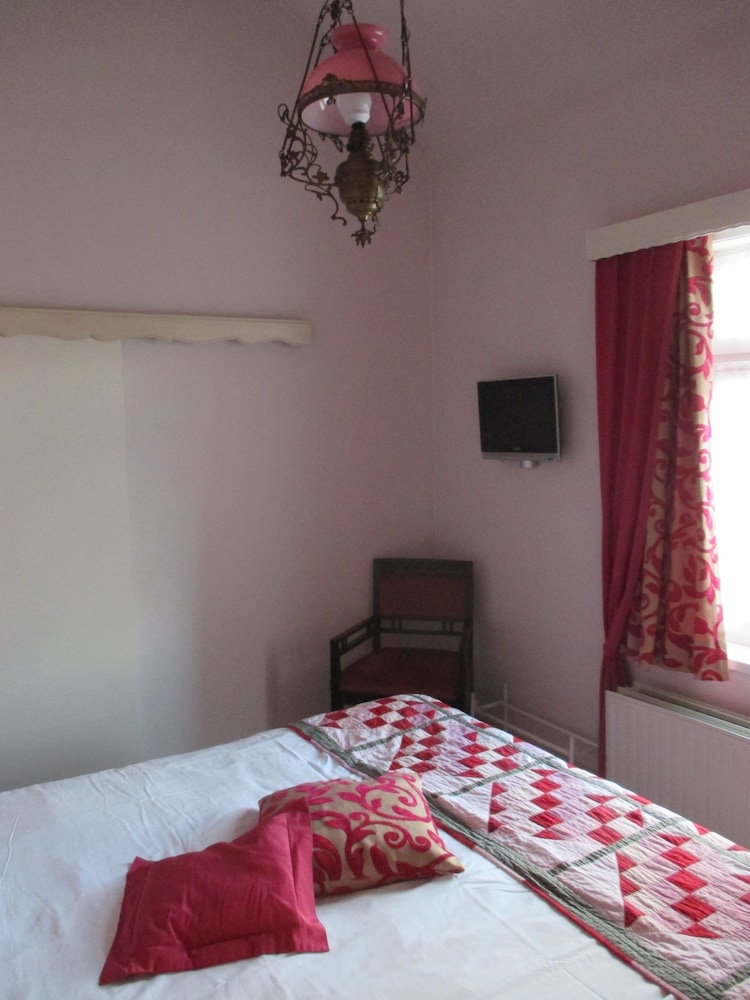Double Room, Jetted Tub (La Tentation) photo 2