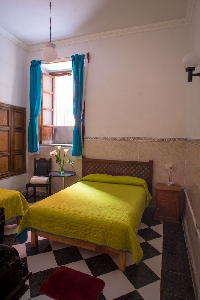 Basic Triple Room, Multiple Beds photo 2
