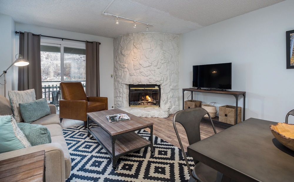 Condo, 1 Bedroom, Kitchen, Valley View