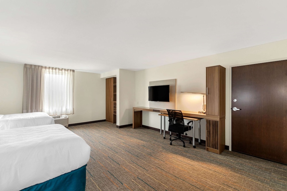 Suite, Multiple Beds, Accessible, Non Smoking (Hearing Accessible) - Photo 3