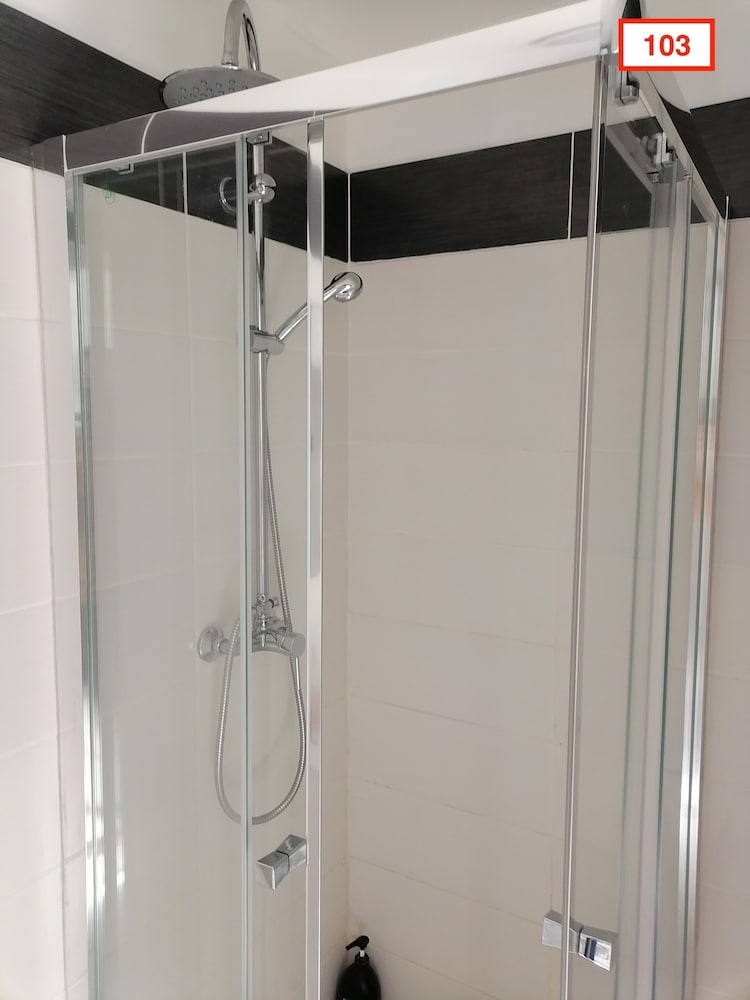 Classic Studio, Ensuite - Photo 36