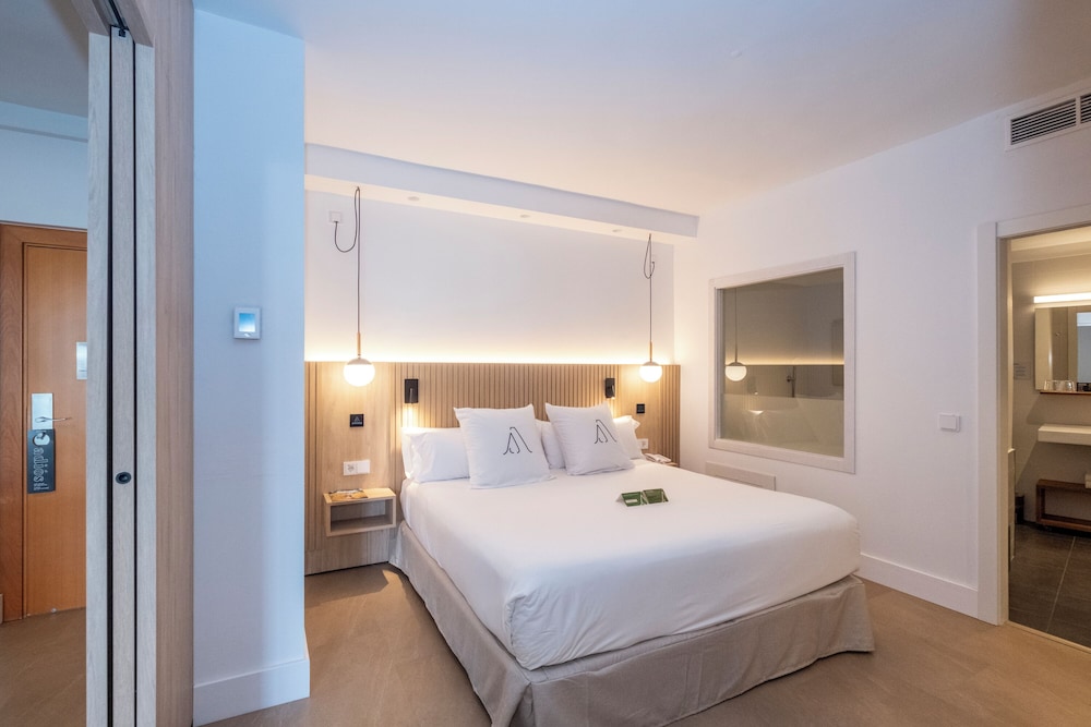 Premium Junior Suite photo 2