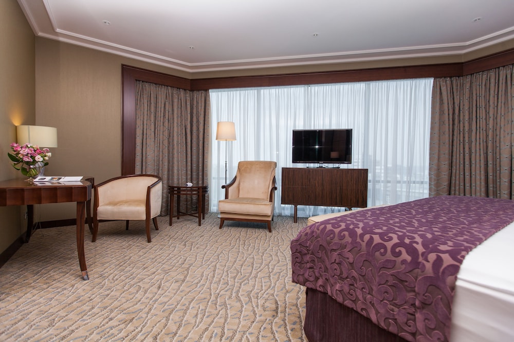 Suite, 1 Queen Bed photo 3