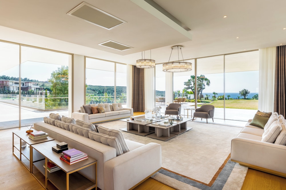 Presidential Villa photo 3