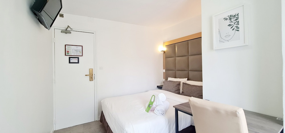 Economy Double Room photo 2