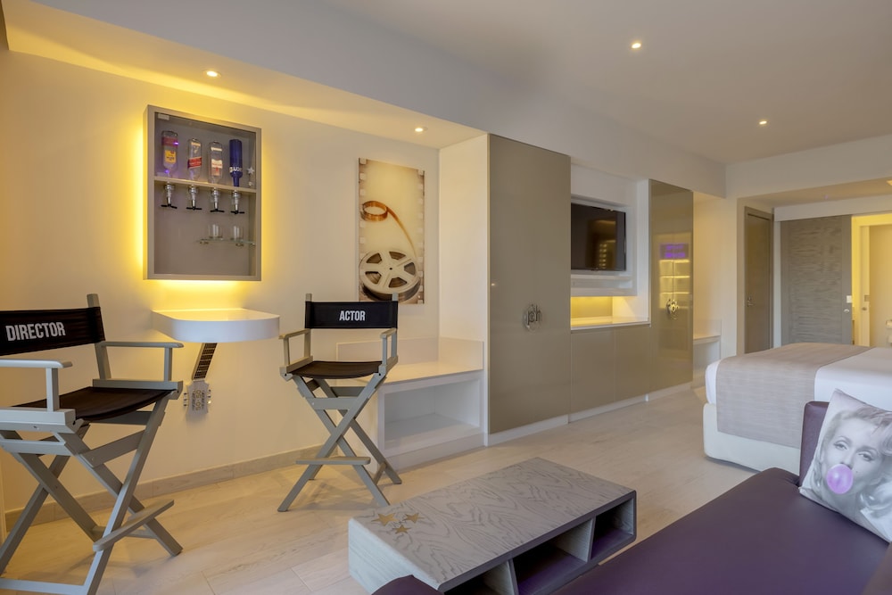 Junior Suite Swim Out - Photo 3