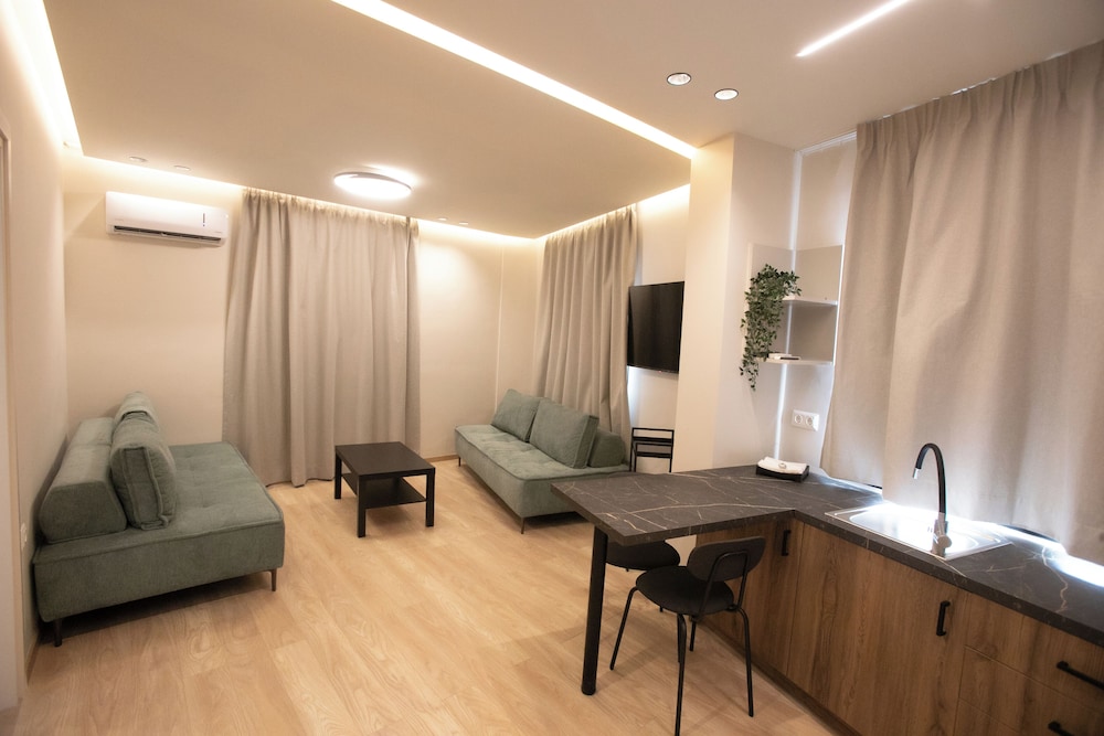 Luxury Spot F - Signature Terrace Suite photo 1