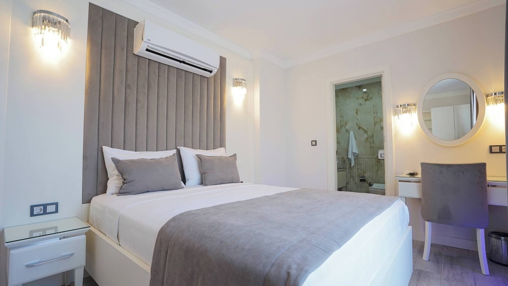 Deluxe Double Room, Garden View