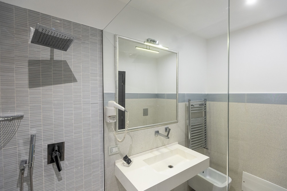 Traditional Double or Twin Room - Photo 14