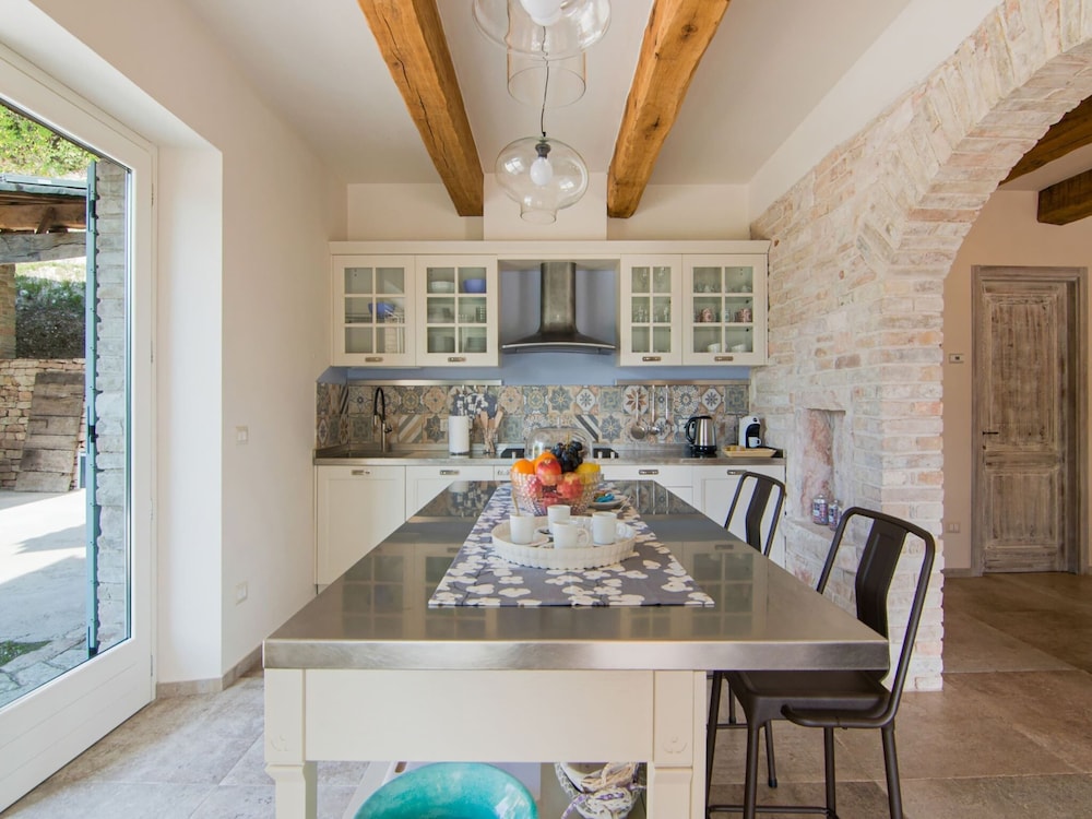Villa photo 3